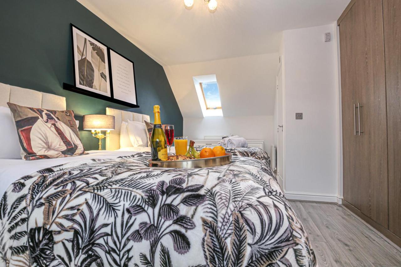 Luxury 4 Bedroom House - Close To M1 - Free Parking, Fast Wifi, Smarttv With Netflix By Yoko Property Milton Keynes Exterior foto