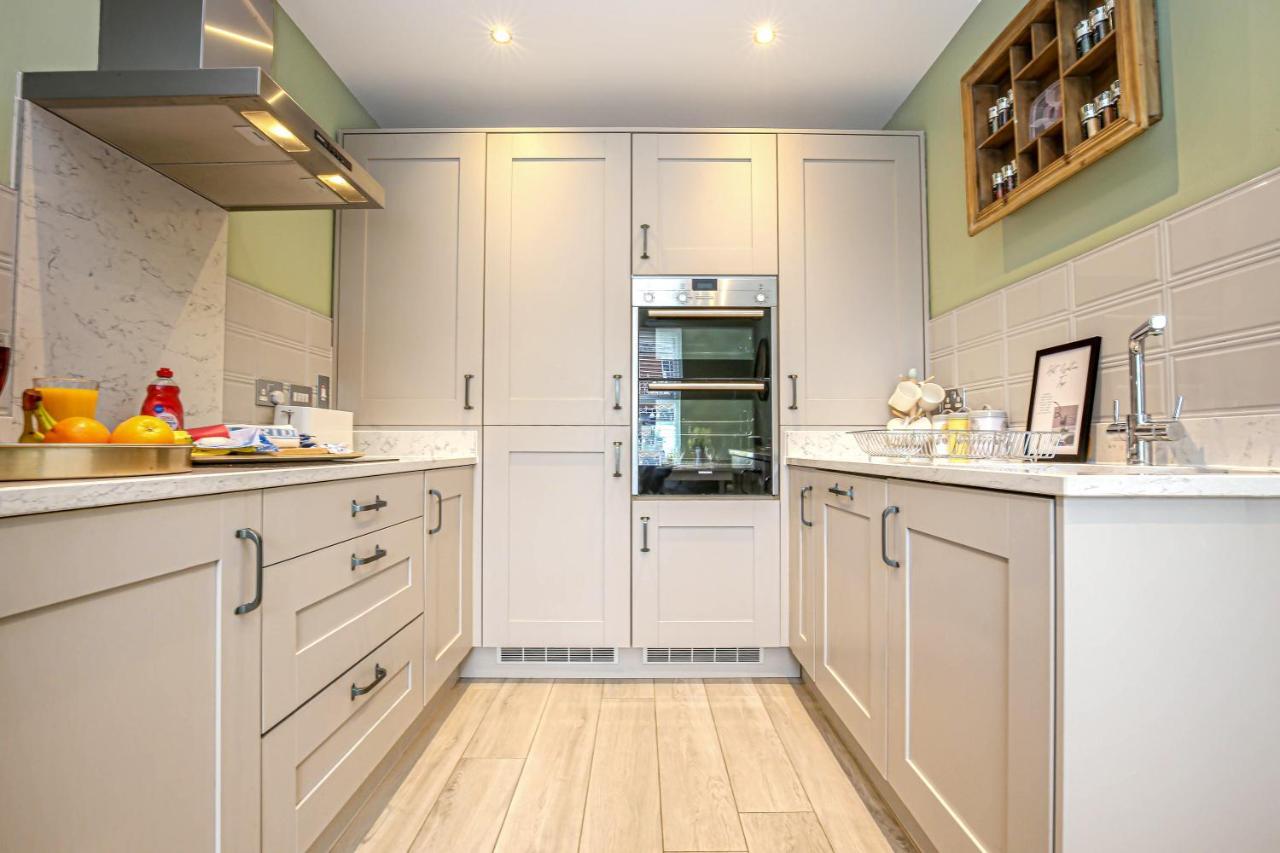 Luxury 4 Bedroom House - Close To M1 - Free Parking, Fast Wifi, Smarttv With Netflix By Yoko Property Milton Keynes Exterior foto