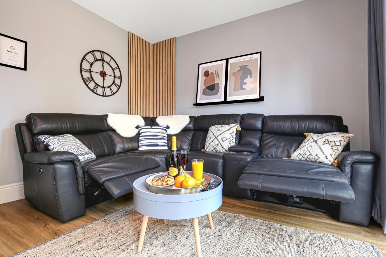 Luxury 4 Bedroom House - Close To M1 - Free Parking, Fast Wifi, Smarttv With Netflix By Yoko Property Milton Keynes Exterior foto